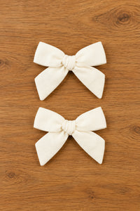 Ivory Bows 2pk