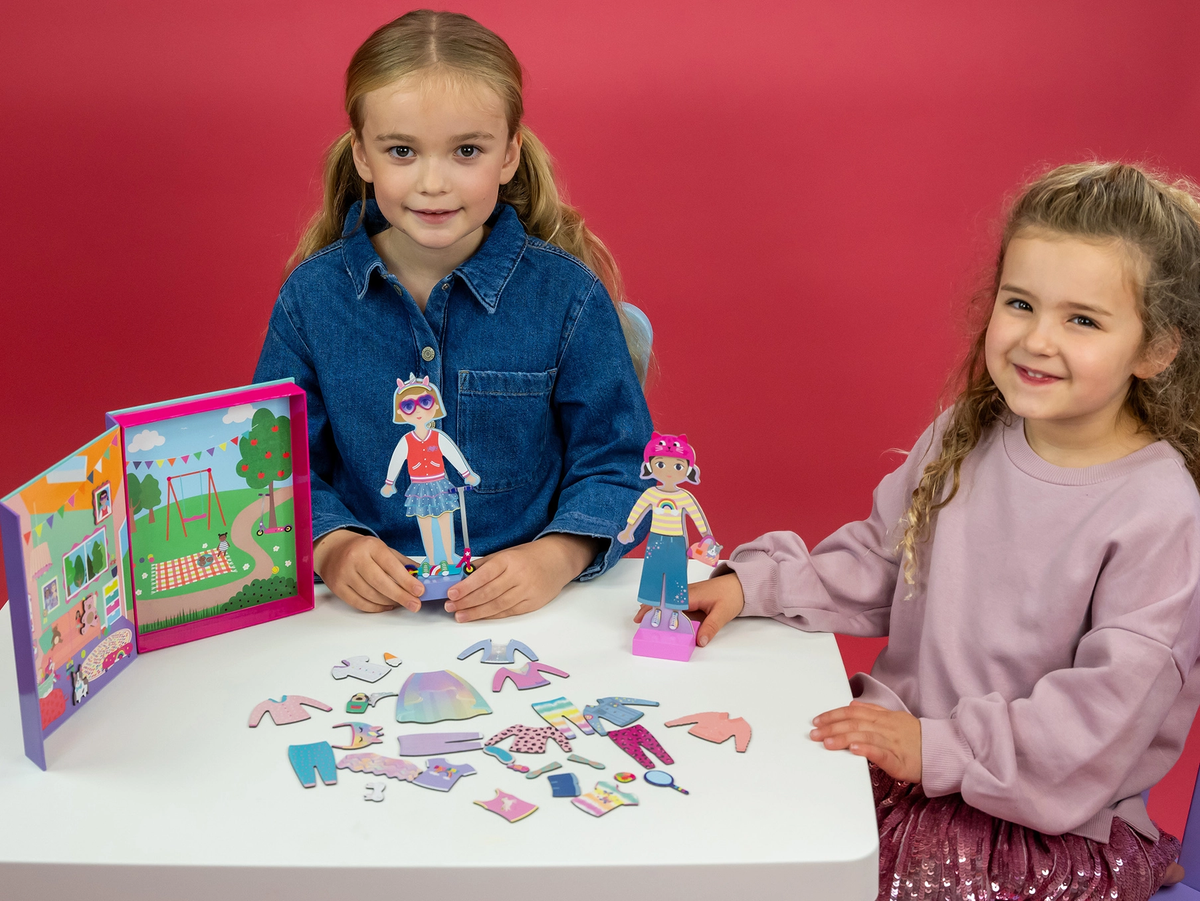 Best Friends Magnetic Dress Up