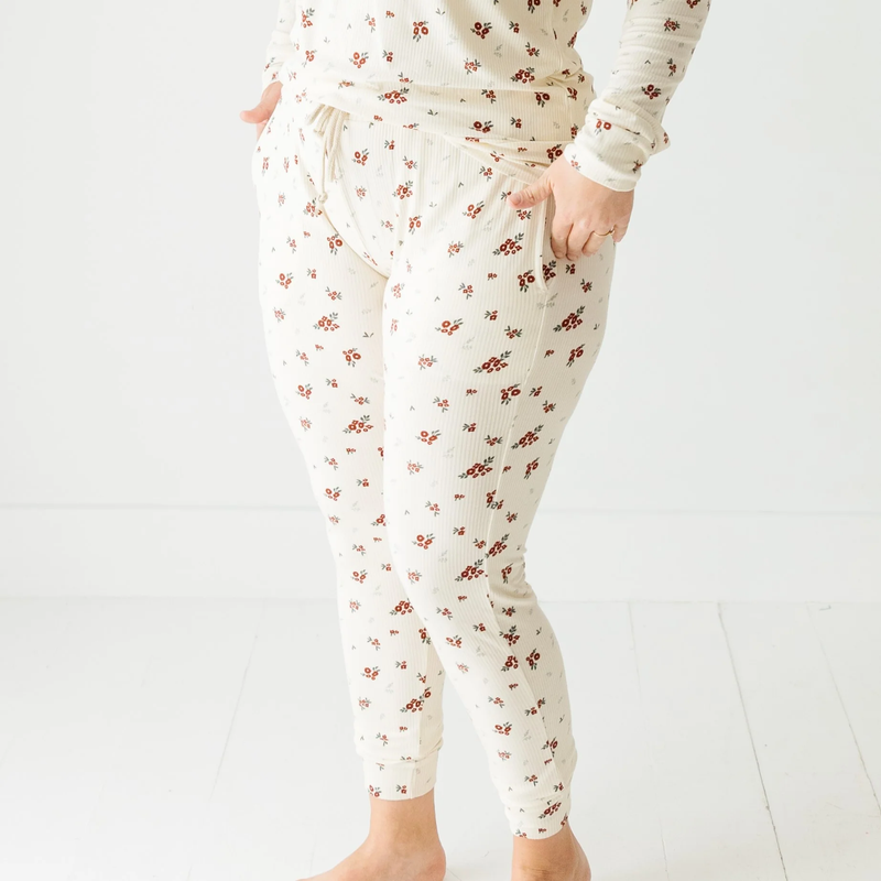 Scattered Floral Women's Pajama Set