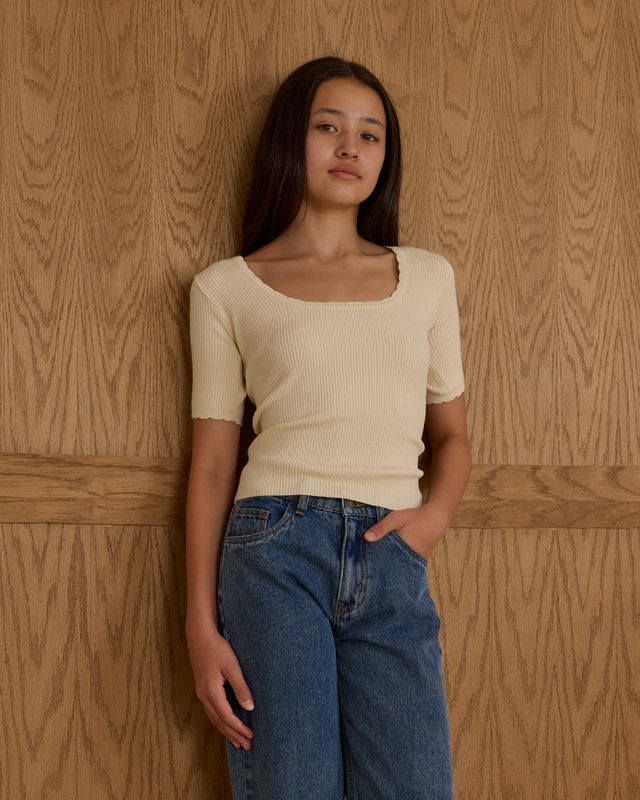 Tween Natural Scallop Tee