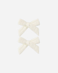 Ivory Bows 2pk