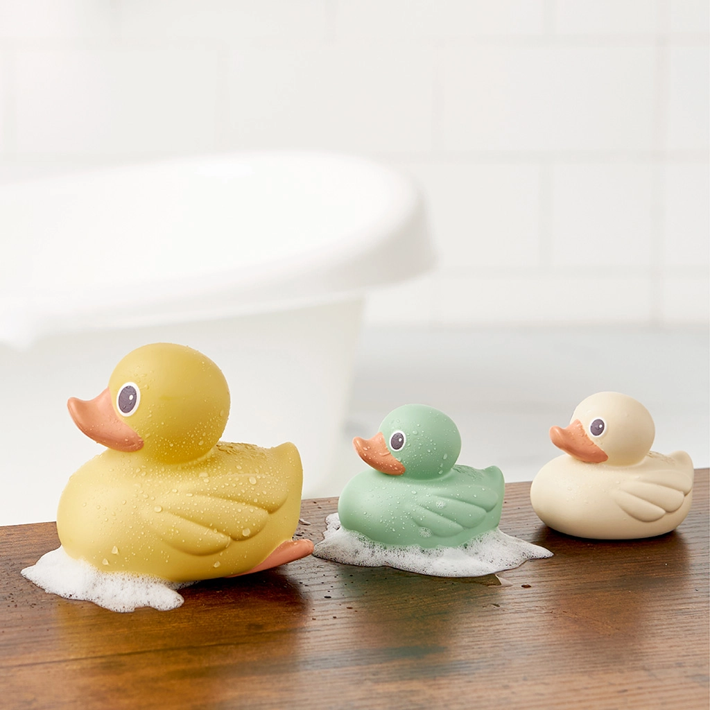 Ducky Bath + Water Toys